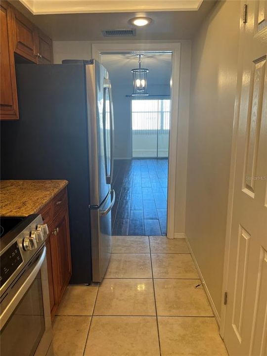 For Rent: $1,600 (1 beds, 1 baths, 1053 Square Feet)