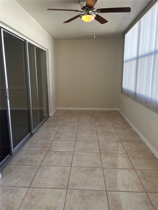 For Rent: $1,600 (1 beds, 1 baths, 1053 Square Feet)