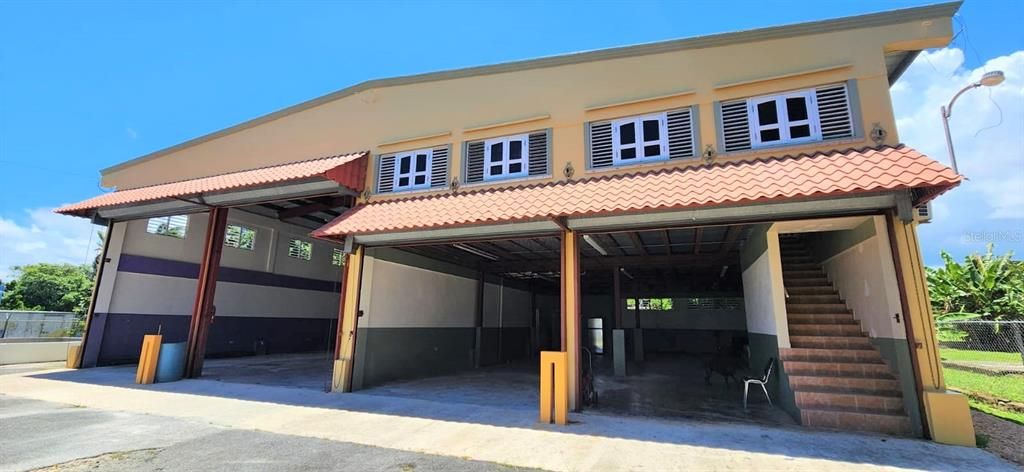 Recently Sold: $875,000 (3 beds, 4 baths, 24272 Square Feet)