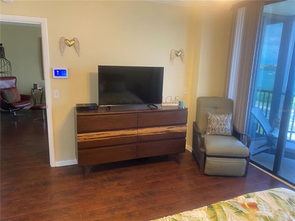 For Sale: $560,000 (3 beds, 2 baths, 1480 Square Feet)