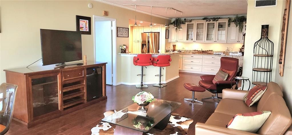 For Sale: $560,000 (3 beds, 2 baths, 1480 Square Feet)