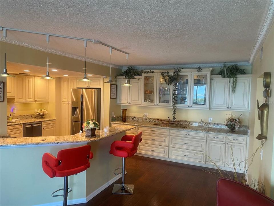 For Sale: $560,000 (3 beds, 2 baths, 1480 Square Feet)