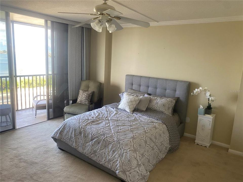 For Sale: $560,000 (3 beds, 2 baths, 1480 Square Feet)