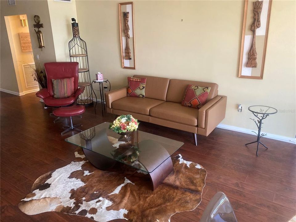 For Sale: $560,000 (3 beds, 2 baths, 1480 Square Feet)