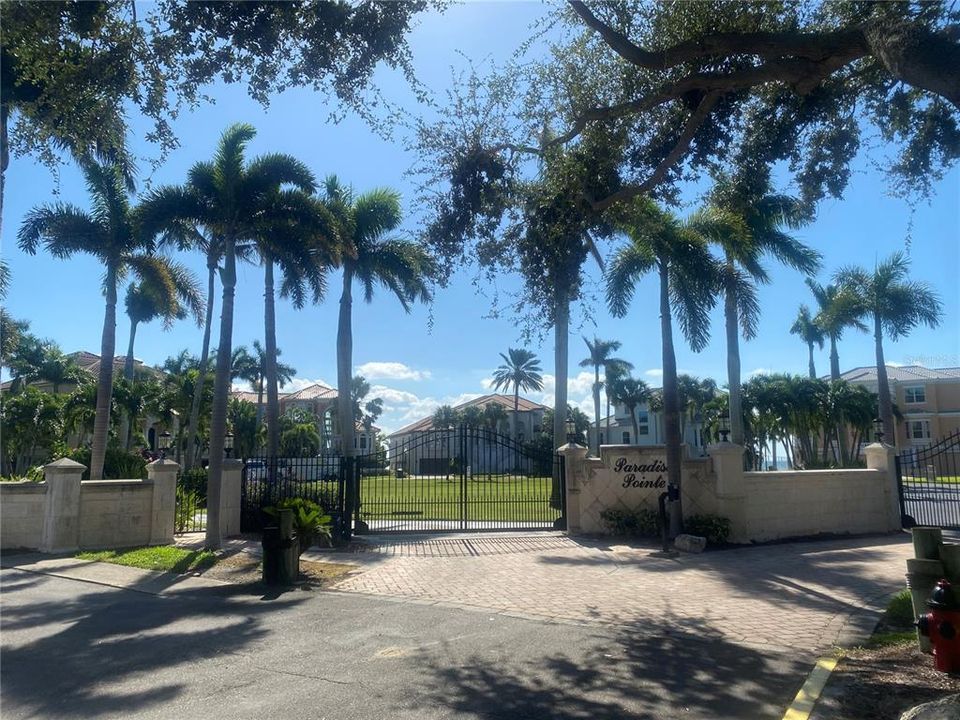 For Sale: $560,000 (3 beds, 2 baths, 1480 Square Feet)