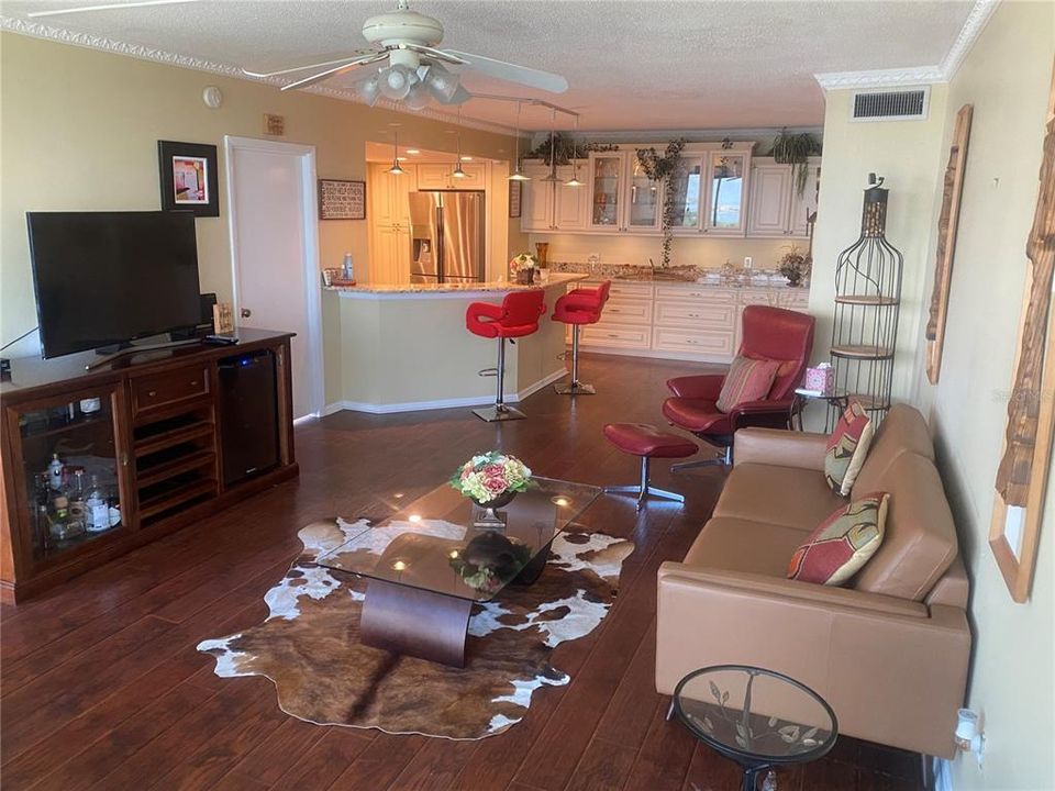 For Sale: $560,000 (3 beds, 2 baths, 1480 Square Feet)