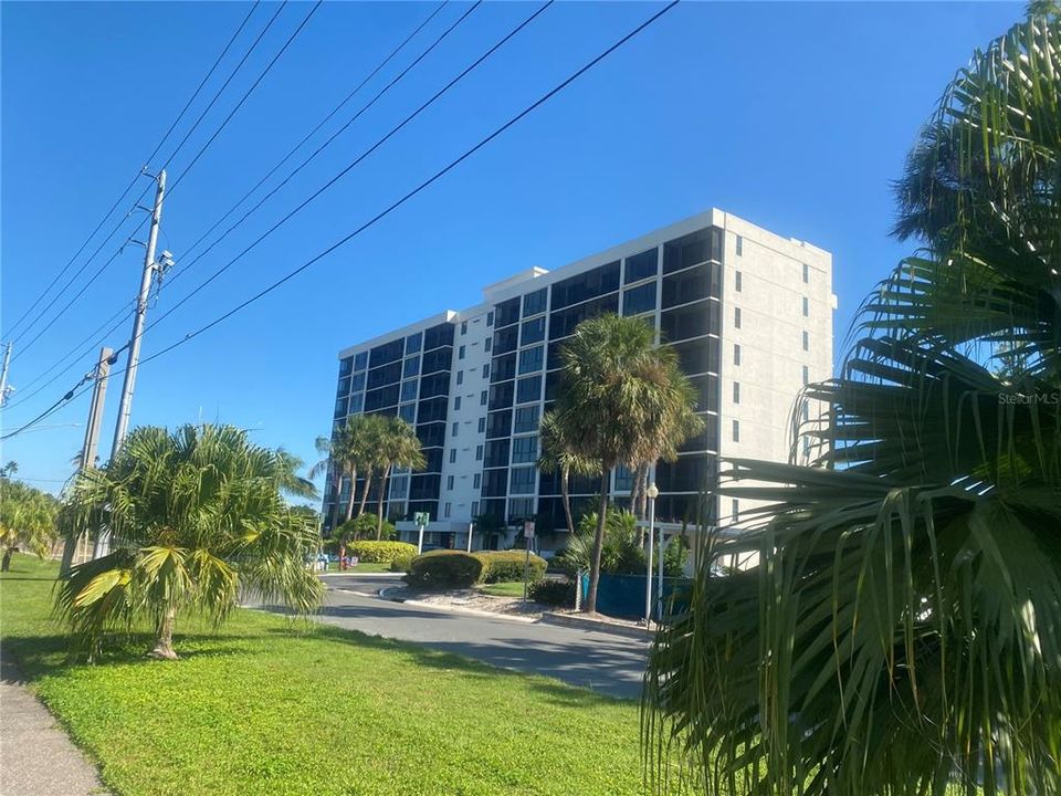 For Sale: $560,000 (3 beds, 2 baths, 1480 Square Feet)