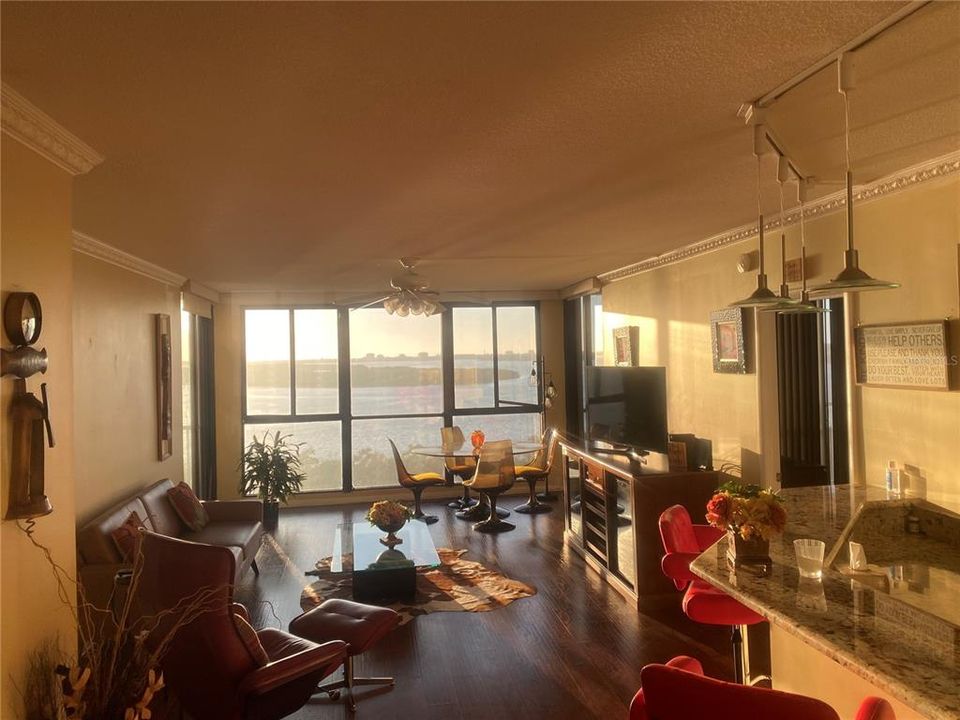 For Sale: $560,000 (3 beds, 2 baths, 1480 Square Feet)