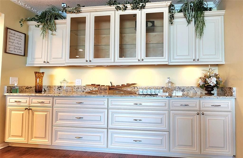 For Sale: $560,000 (3 beds, 2 baths, 1480 Square Feet)