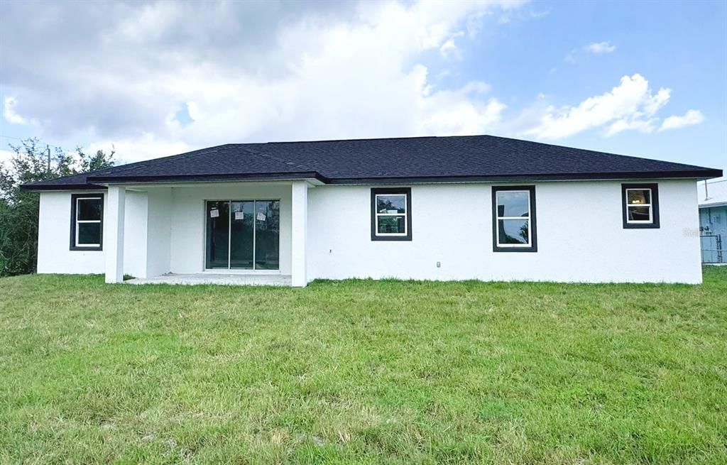 На продажу: $299,900 (4 спален, 2 ванн, 2000 Квадратных фут)