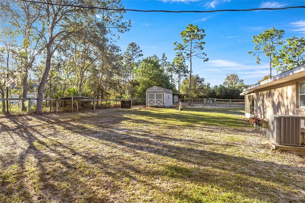 Activo con contrato: $370,000 (4 camas, 2 baños, 1817 Pies cuadrados)