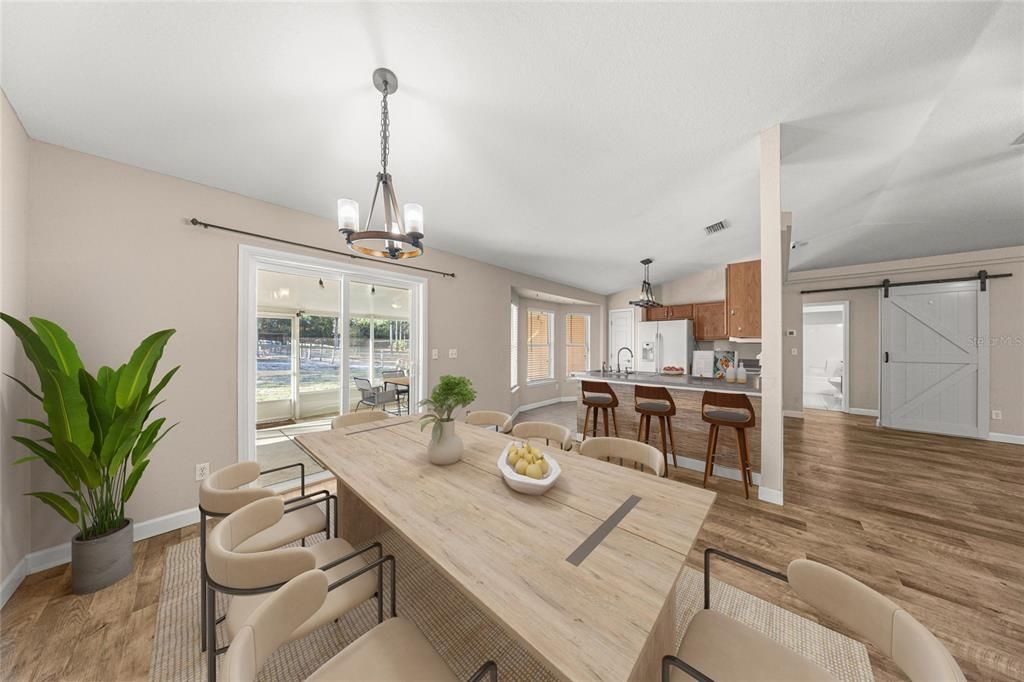 Activo con contrato: $370,000 (4 camas, 2 baños, 1817 Pies cuadrados)