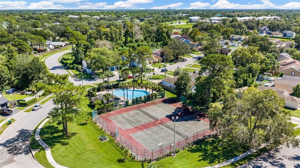 合同活跃: $345,000 (4 贝兹, 3 浴室, 1676 平方英尺)