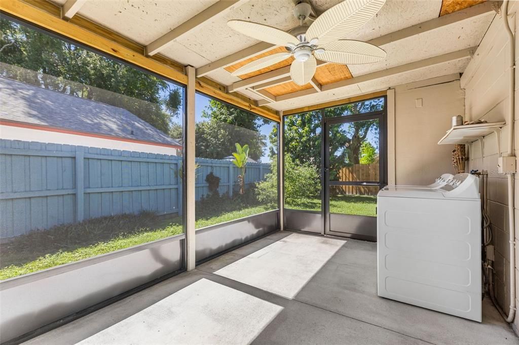 合同活跃: $345,000 (4 贝兹, 3 浴室, 1676 平方英尺)