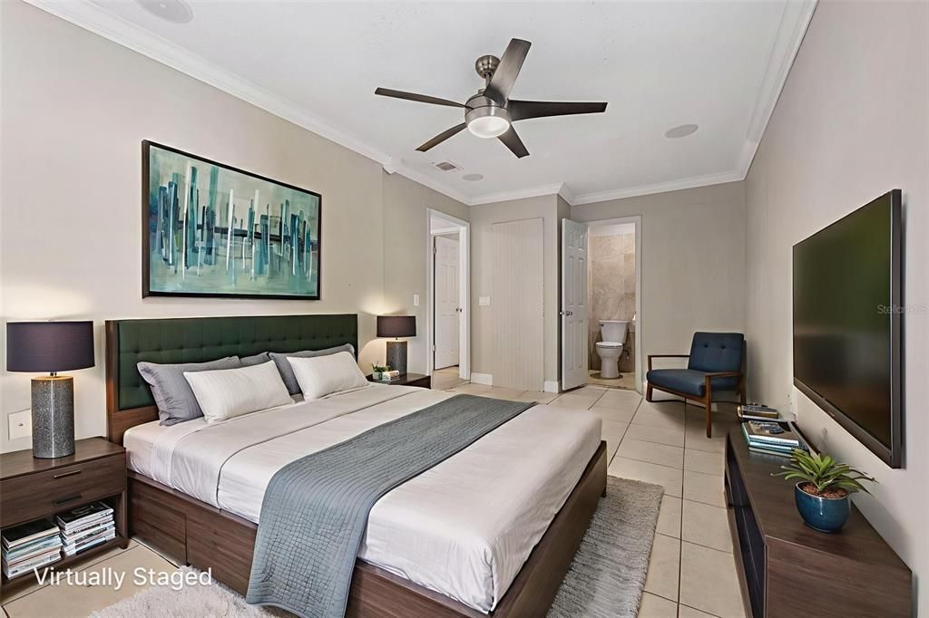 合同活跃: $345,000 (4 贝兹, 3 浴室, 1676 平方英尺)