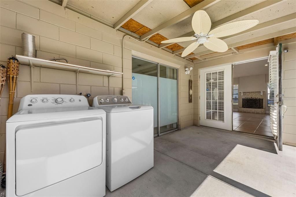 合同活跃: $345,000 (4 贝兹, 3 浴室, 1676 平方英尺)