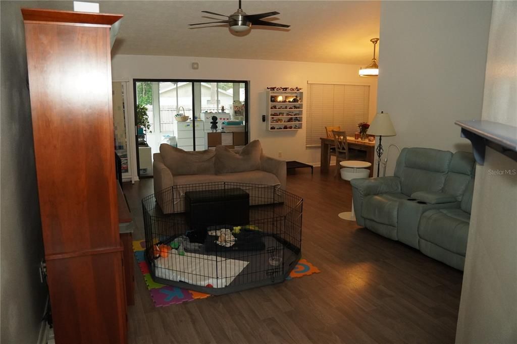 For Sale: $414,200 (3 beds, 2 baths, 1381 Square Feet)