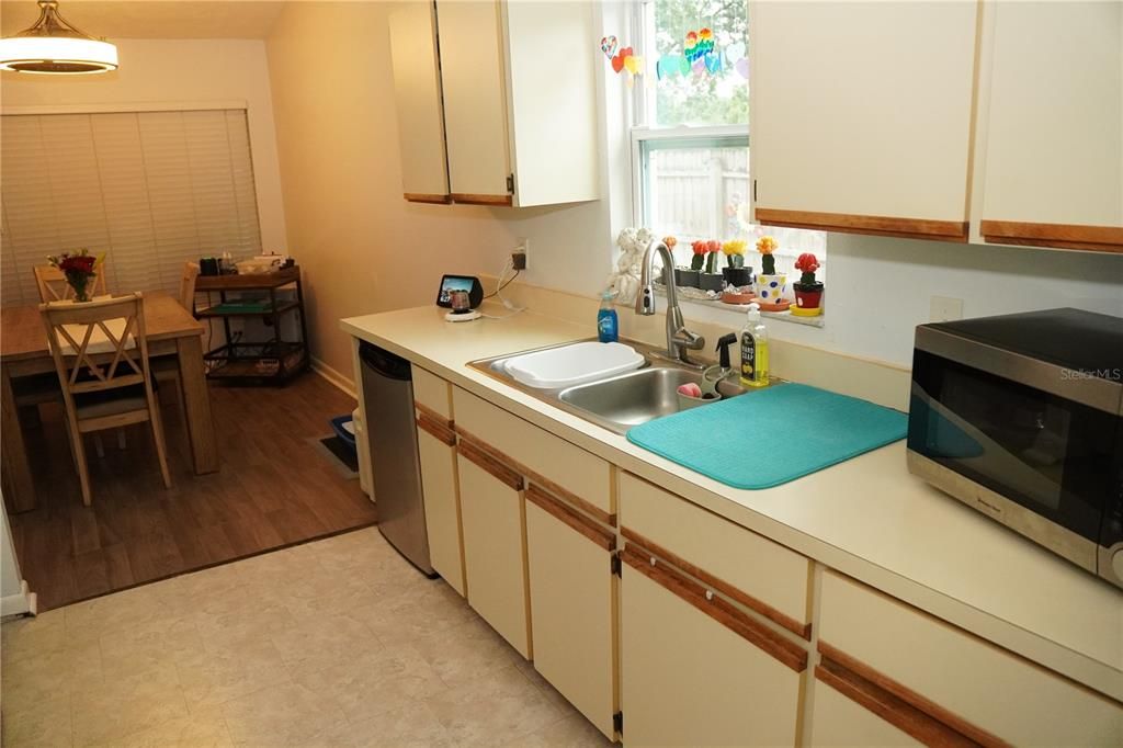 For Sale: $414,200 (3 beds, 2 baths, 1381 Square Feet)