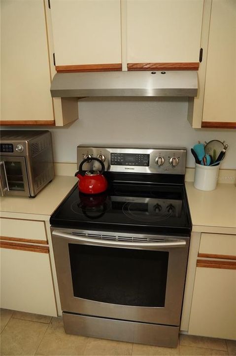 For Sale: $414,200 (3 beds, 2 baths, 1381 Square Feet)