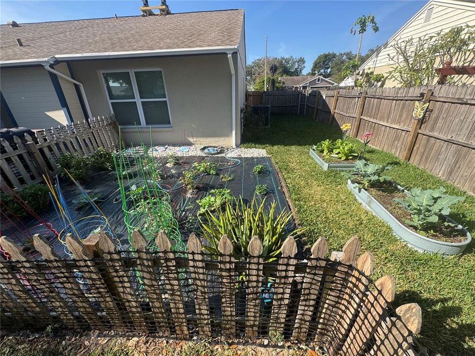 For Sale: $414,200 (3 beds, 2 baths, 1381 Square Feet)