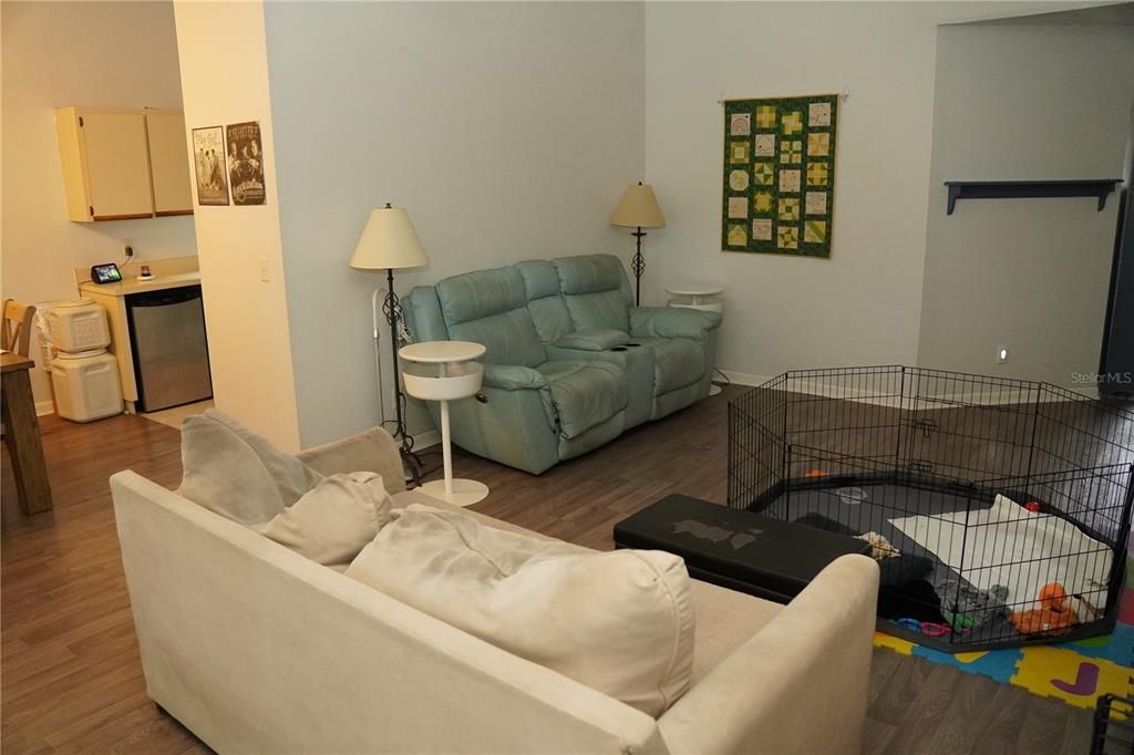 For Sale: $414,200 (3 beds, 2 baths, 1381 Square Feet)