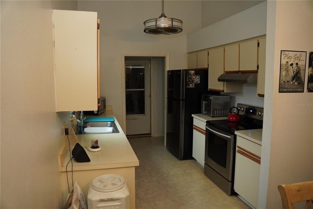 For Sale: $414,200 (3 beds, 2 baths, 1381 Square Feet)