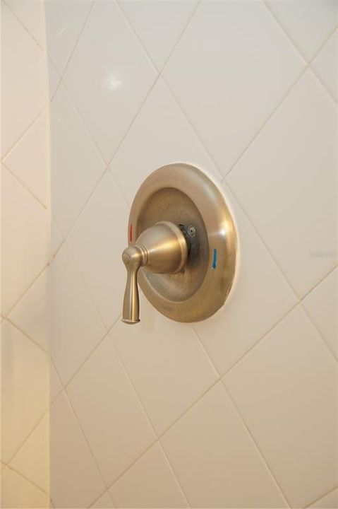 For Sale: $414,200 (3 beds, 2 baths, 1381 Square Feet)