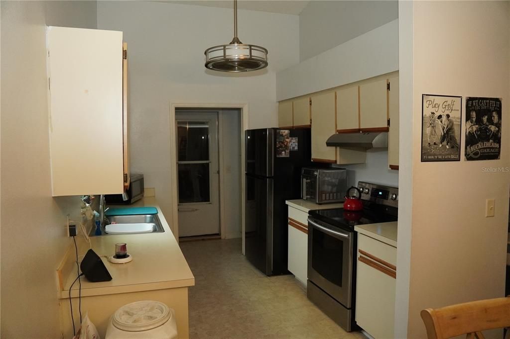 For Sale: $414,200 (3 beds, 2 baths, 1381 Square Feet)