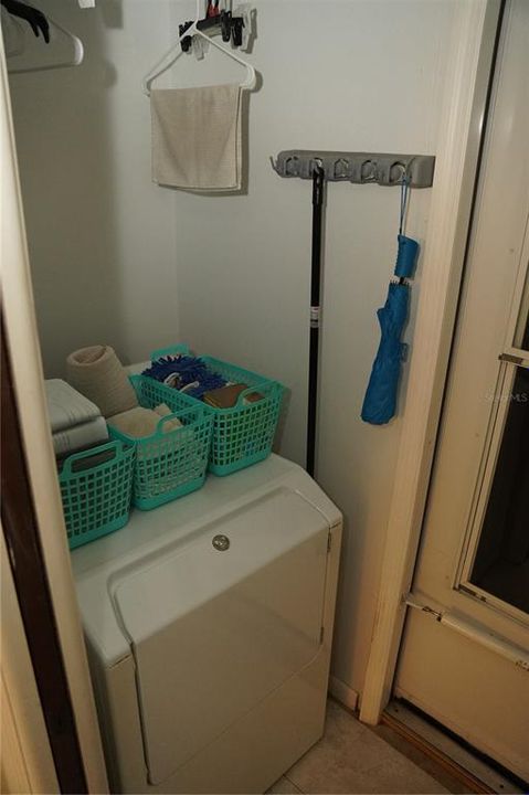 For Sale: $414,200 (3 beds, 2 baths, 1381 Square Feet)