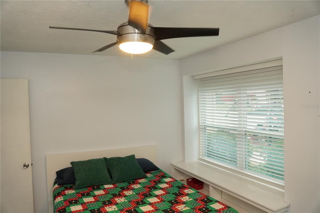 For Sale: $414,200 (3 beds, 2 baths, 1381 Square Feet)