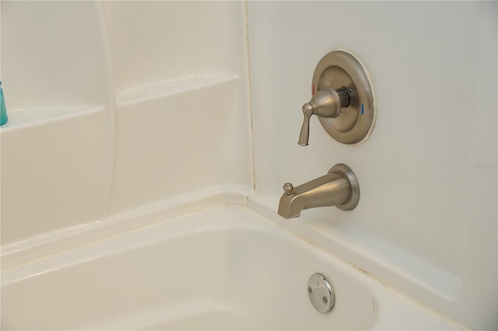 For Sale: $414,200 (3 beds, 2 baths, 1381 Square Feet)