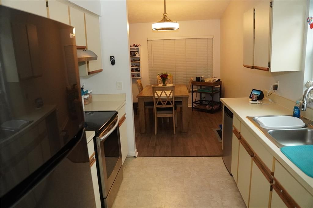 For Sale: $414,200 (3 beds, 2 baths, 1381 Square Feet)