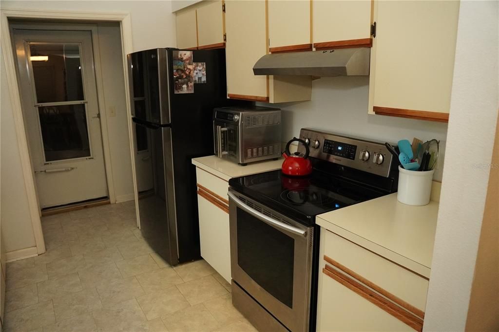 For Sale: $414,200 (3 beds, 2 baths, 1381 Square Feet)