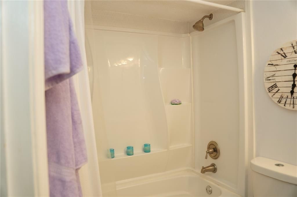 For Sale: $414,200 (3 beds, 2 baths, 1381 Square Feet)