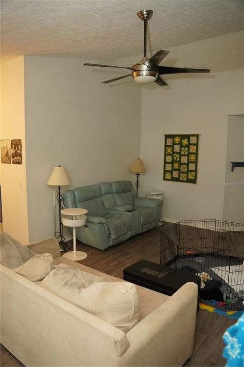 For Sale: $414,200 (3 beds, 2 baths, 1381 Square Feet)