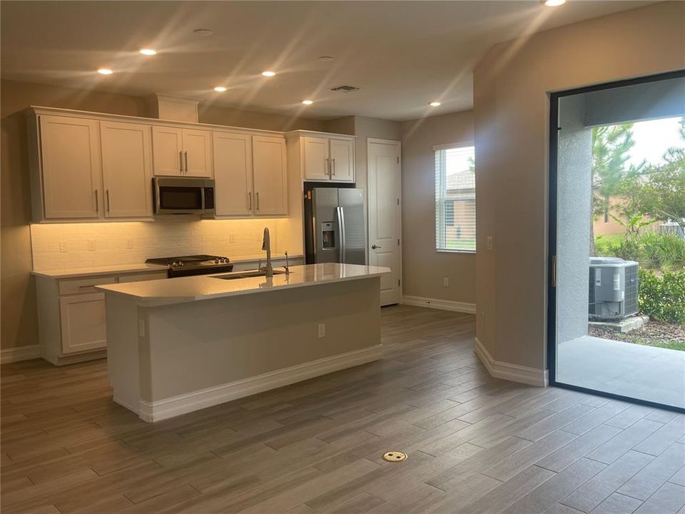 For Sale: $374,900 (3 beds, 2 baths, 1827 Square Feet)