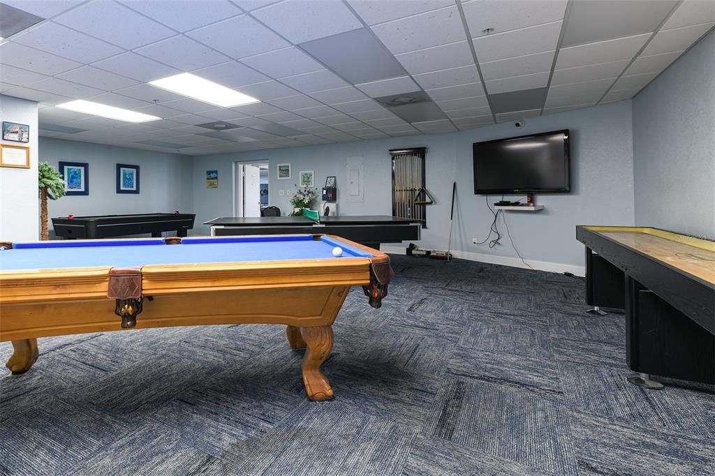 For Sale: $303,000 (2 beds, 2 baths, 950 Square Feet)