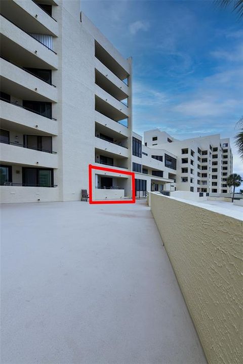 For Sale: $303,000 (2 beds, 2 baths, 950 Square Feet)