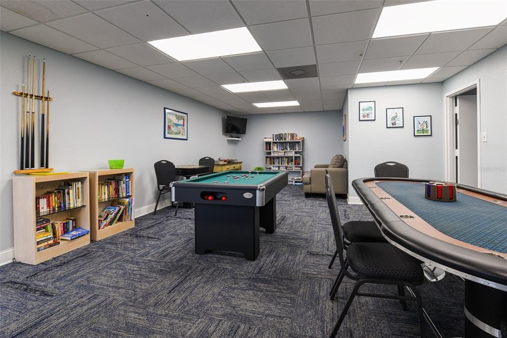 For Sale: $303,000 (2 beds, 2 baths, 950 Square Feet)