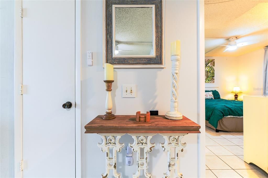 For Sale: $303,000 (2 beds, 2 baths, 950 Square Feet)