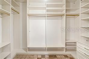 出租: $5,400 (4 贝兹, 3 浴室, 2841 平方英尺)