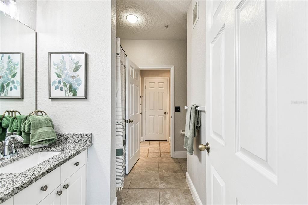 На продажу: $195,000 (2 спален, 2 ванн, 1083 Квадратных фут)