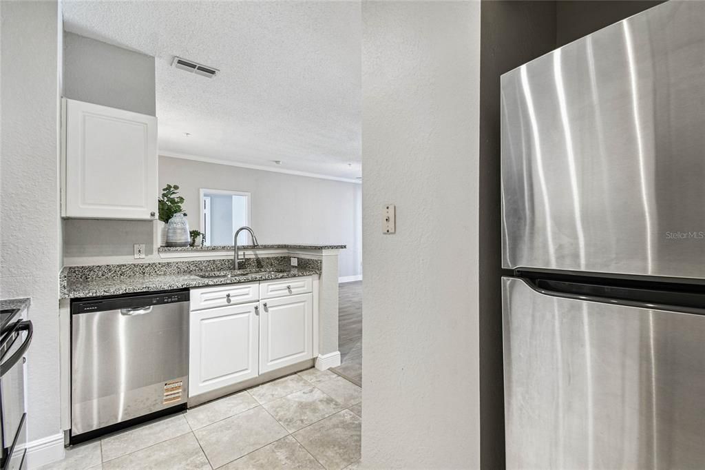 На продажу: $195,000 (2 спален, 2 ванн, 1083 Квадратных фут)