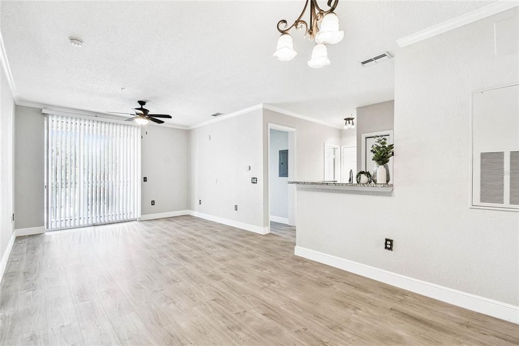 На продажу: $195,000 (2 спален, 2 ванн, 1083 Квадратных фут)