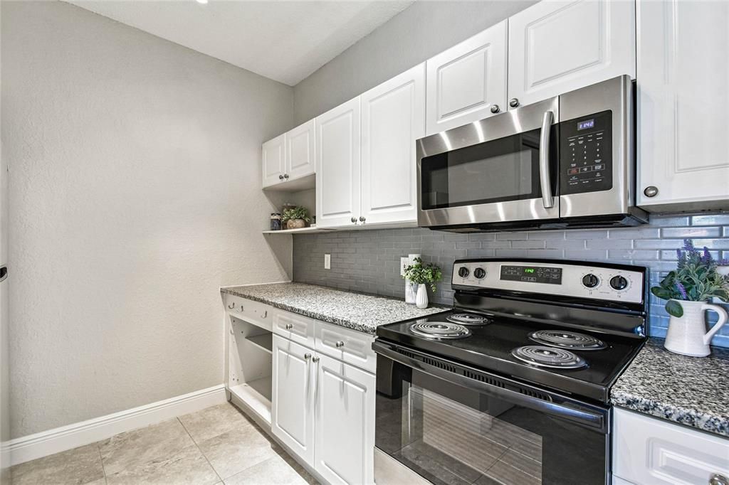 На продажу: $195,000 (2 спален, 2 ванн, 1083 Квадратных фут)