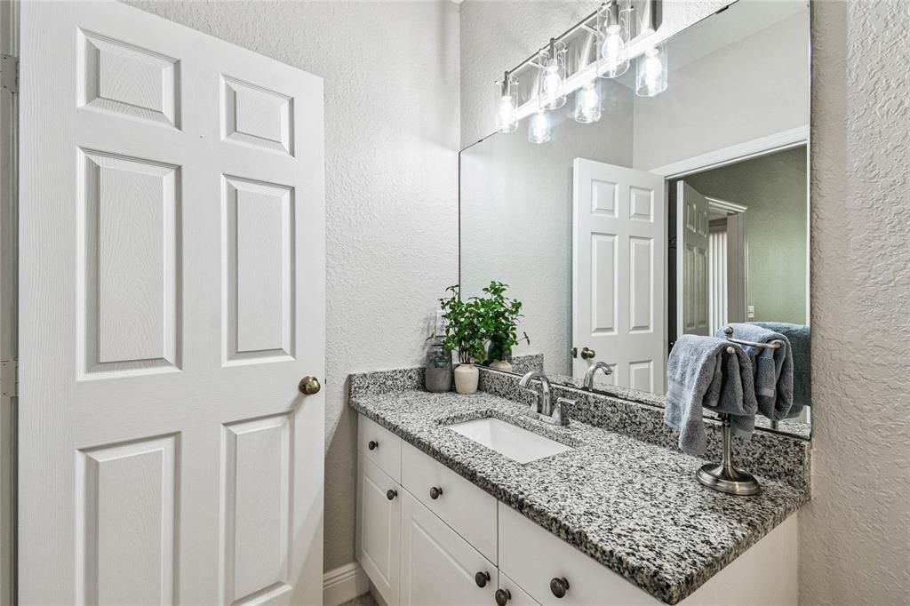 На продажу: $195,000 (2 спален, 2 ванн, 1083 Квадратных фут)