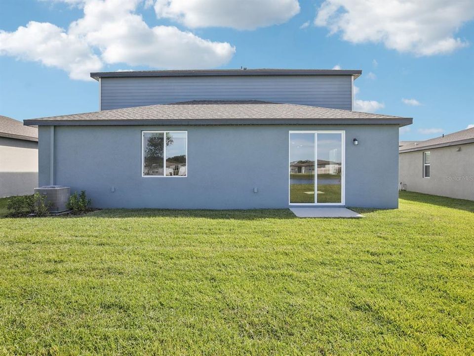 合同活跃: $348,000 (4 贝兹, 2 浴室, 2503 平方英尺)