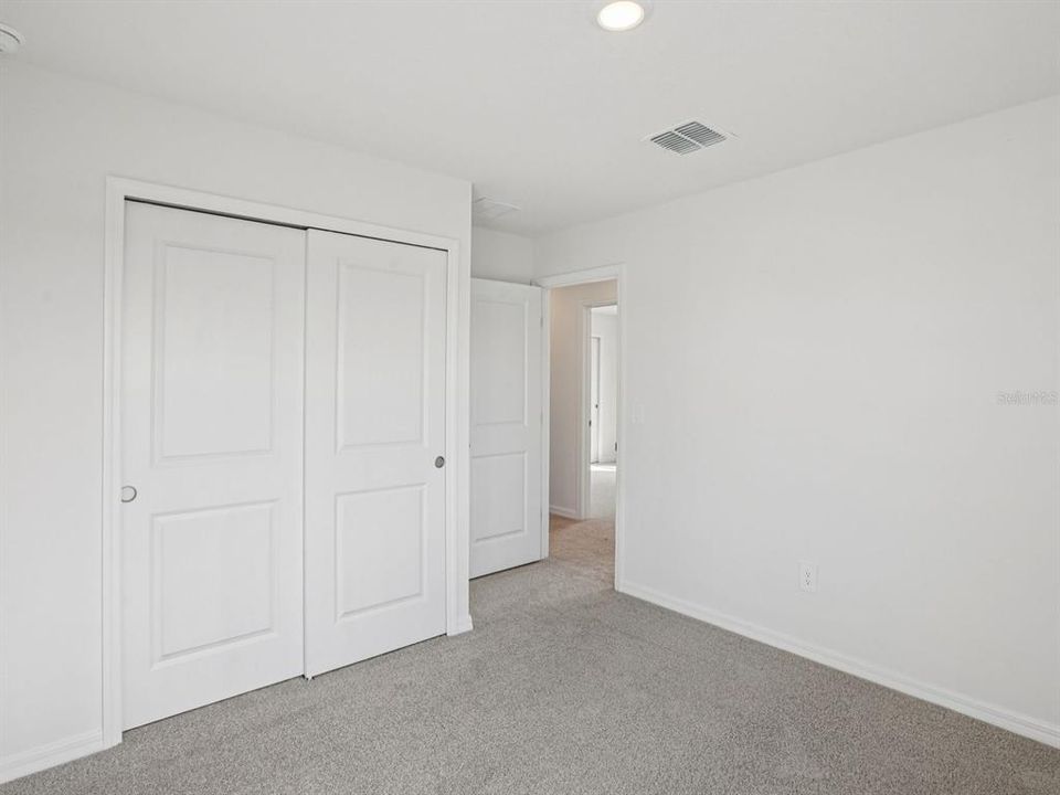 合同活跃: $348,000 (4 贝兹, 2 浴室, 2503 平方英尺)