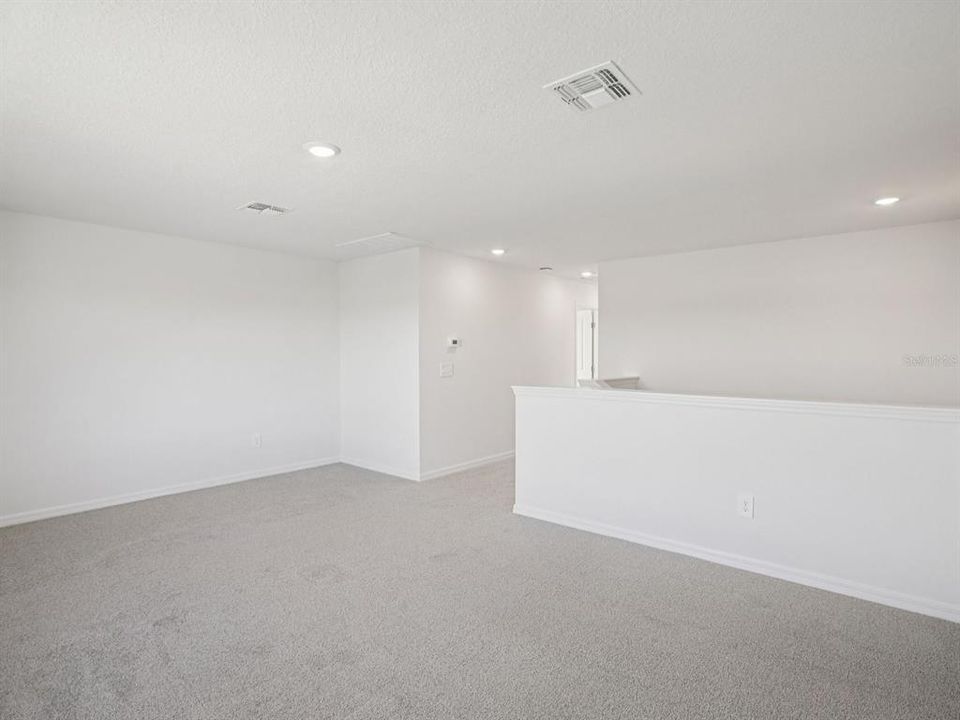 合同活跃: $348,000 (4 贝兹, 2 浴室, 2503 平方英尺)