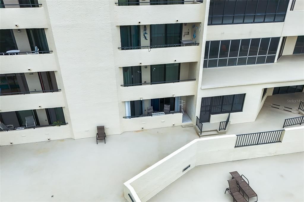 For Sale: $214,000 (1 beds, 1 baths, 733 Square Feet)